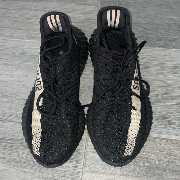 YEEZY boost 350 v2 Men’s size 6.5 Oreo - Picture 3 of 8